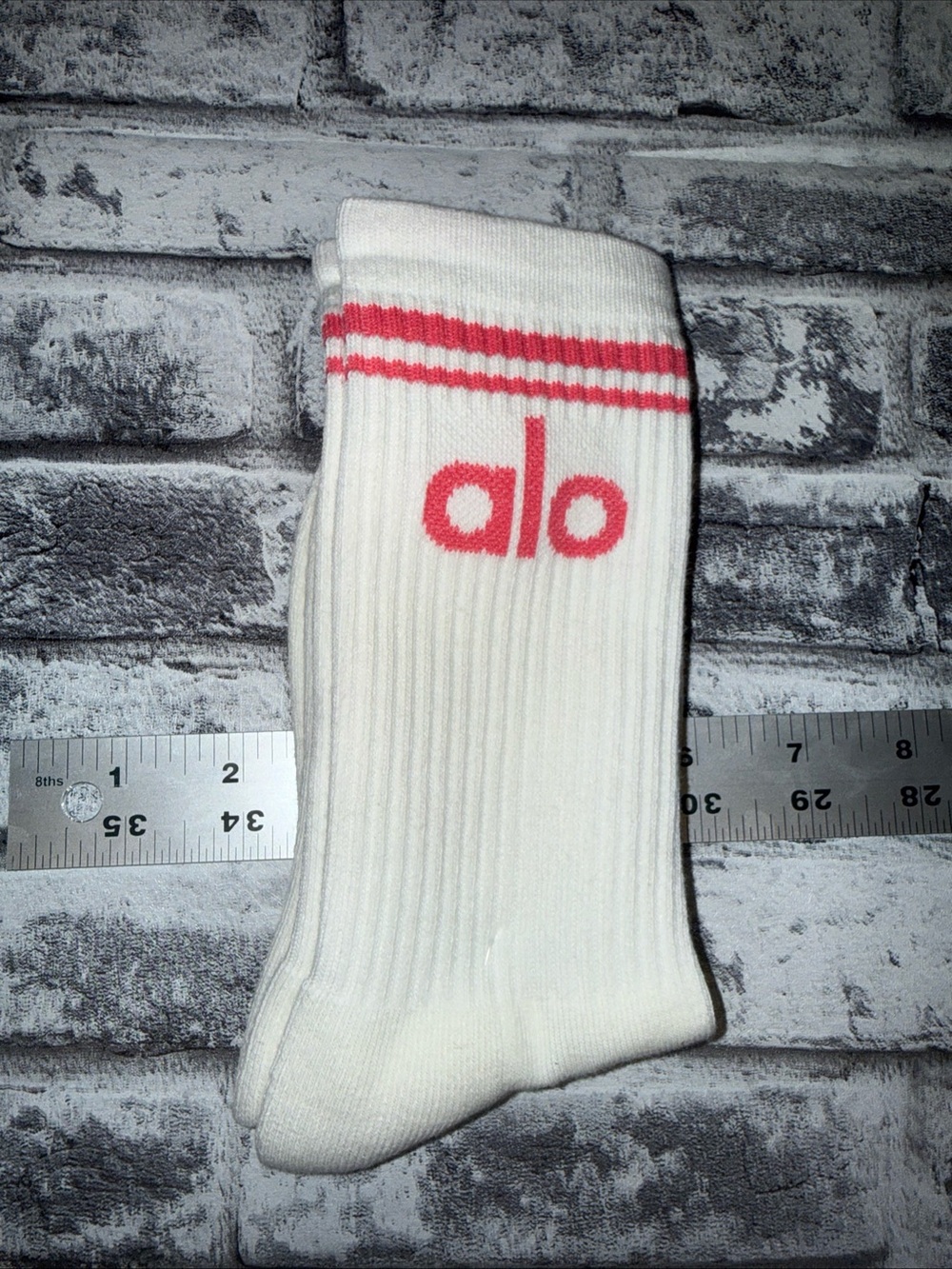 Alo Unisex Throwback White With Pink Socks - Crew Socks - Yoga